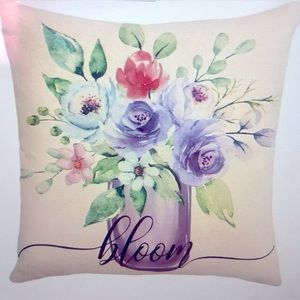 Spring “Bloom” Pillow Cover 17.7 X 17.7 inches Zip Closure NIP
